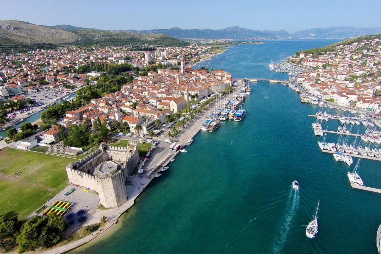 Apartments By The Sea Trogir - 15011 Εξωτερικό φωτογραφία